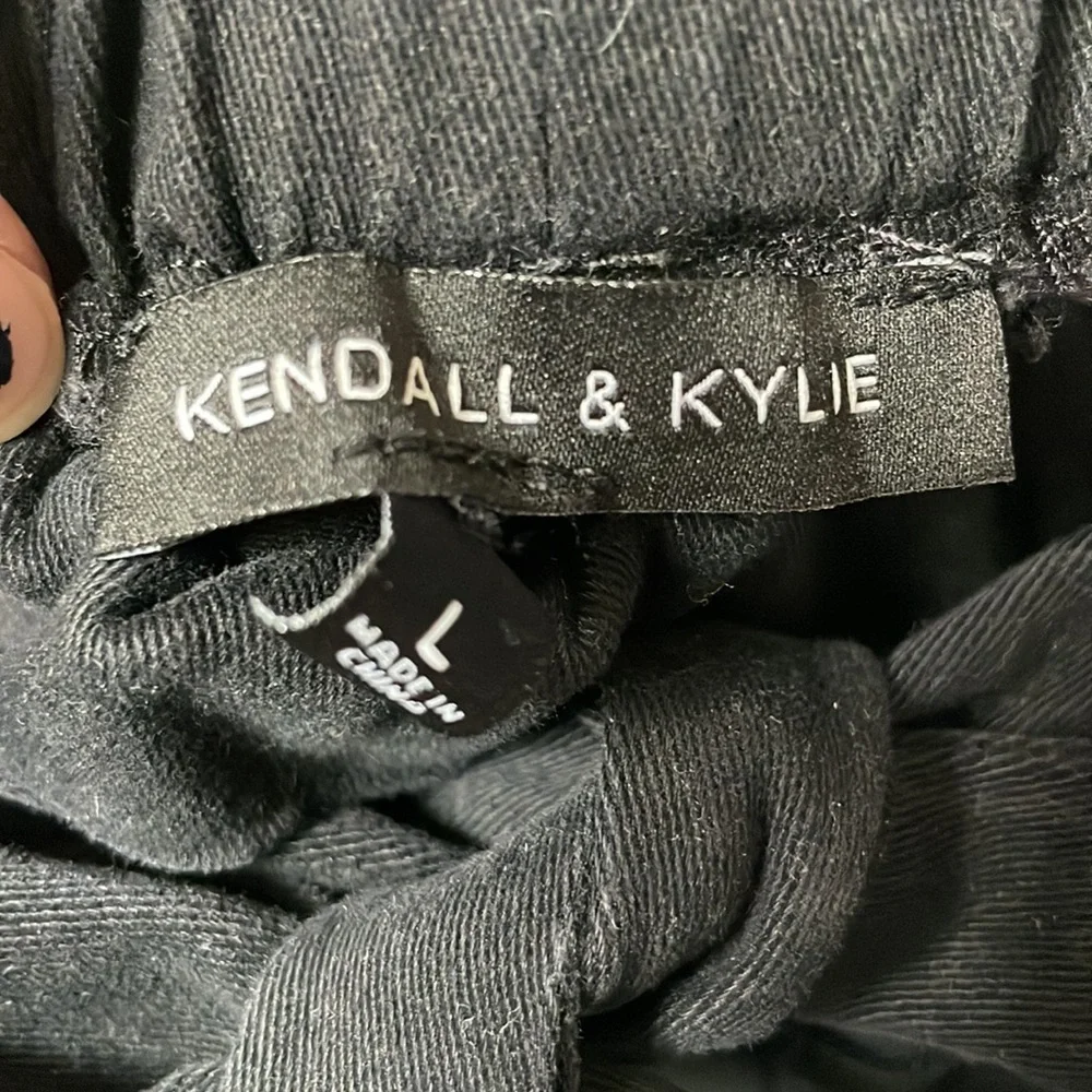 Kendell and Kylie black paper bag pants Cargo large. gorpcore grunge teacher